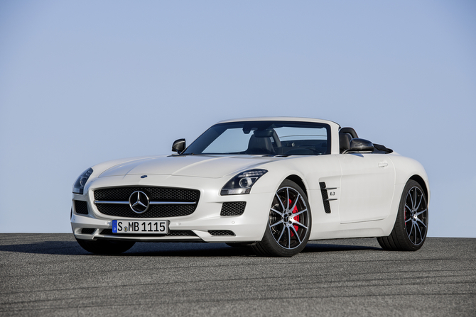 Ein überarbeiteter SLS AMG GT Roadster wurde bei Tests beobachtet