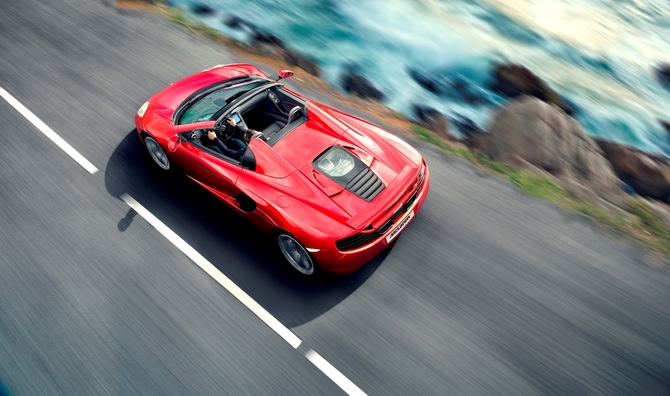 McLaren enthüllt MP4-12C Spider.