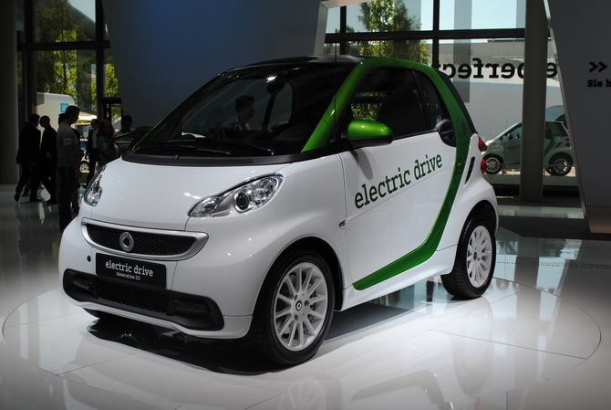 O Car2Go utiliza exclusivamente o smart fortwo, incluindo a versão elétrica