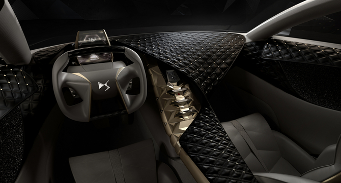 Citroën joined with the jewelry Swarovski and embroidery Lesage brands to create a luxurious cabin