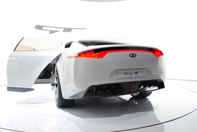 Kia unveils the Kia GT concept