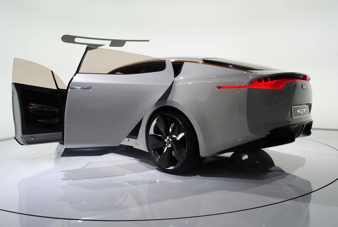 Kia unveils the Kia GT concept