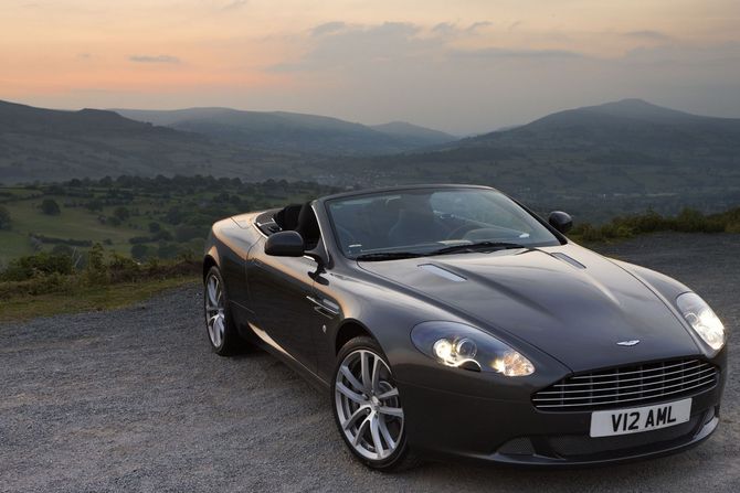 Refreshed DB9 presented by Aston Martin