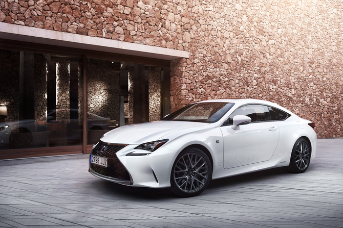 Lexus RC 300h Executive