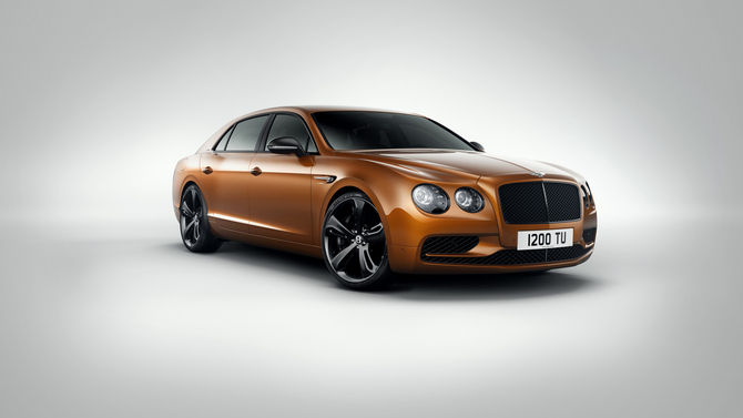 O Flying Spur W12 S recebe a sua velocidade de uma versão melhorada do famoso motor 6,0-litros, twin-turbo do motor W12 da Bentley