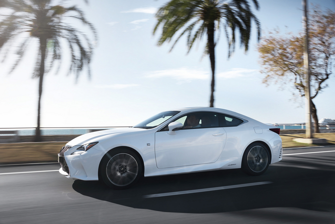 Lexus RC 300h Executive+