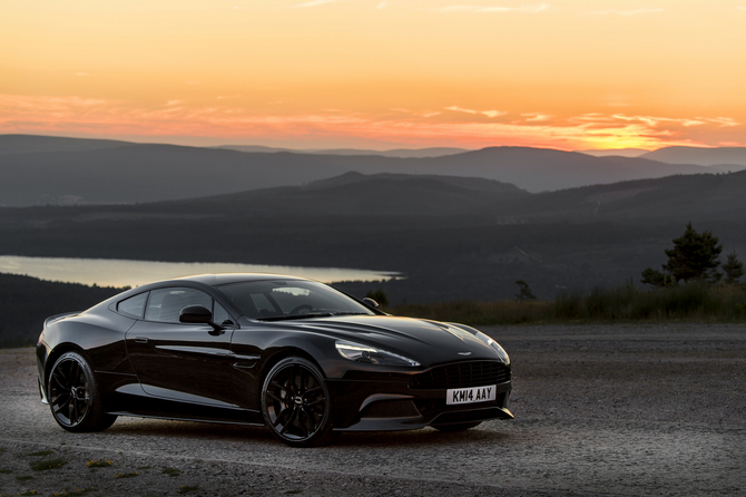 Aston Martin Vanquish Carbon Black