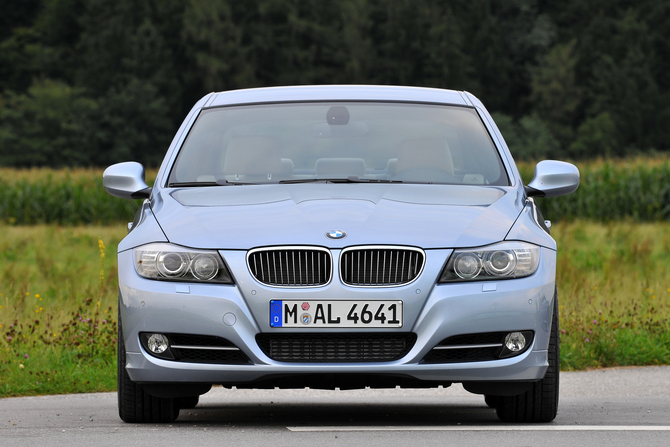 BMW 320d xDrive LifeStyle Auto (E90) LCI