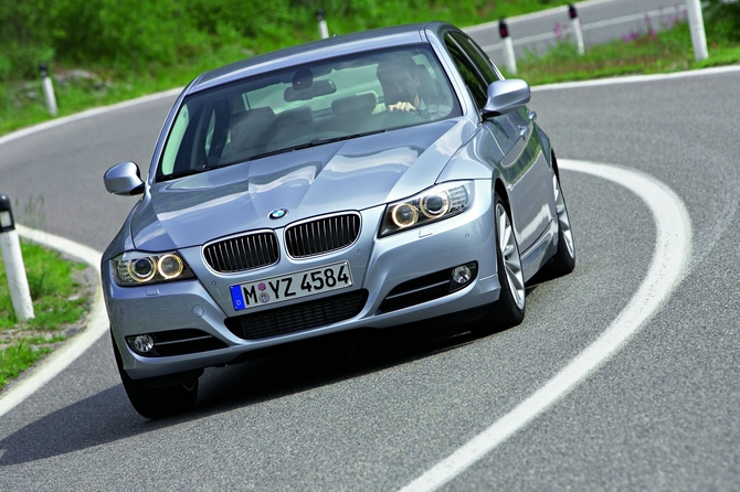 BMW 320d LifeStyle Auto (E90) LCI