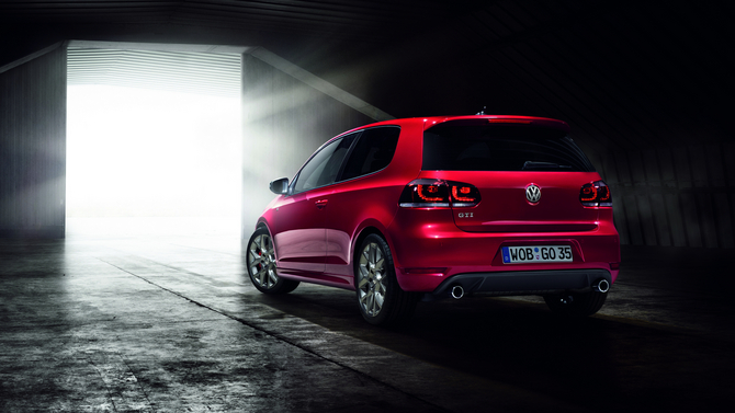 Volkswagen release 35th anniversary Golf GTI