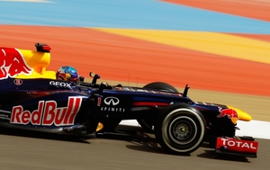 Vettel back in pole position in Bahrain