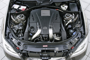 Mercedes-Benz presents new V8 and V6 engines