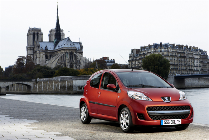 Peugeot 107 Black & Silver 1.0i