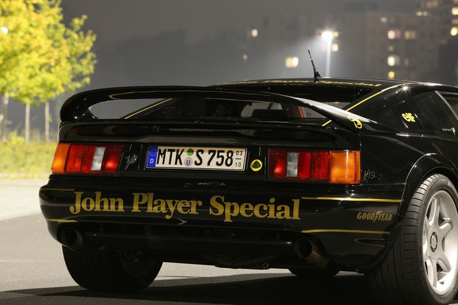 Coolest Car You Will See Today: 485hp John Player-Liveried Lotus Esprit V8