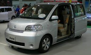 Toyota Porte 150r