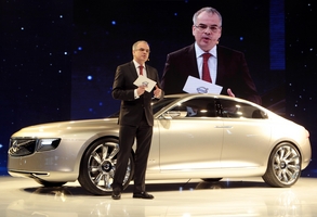 He was replaced by Hakan Samuelsson at Volvo