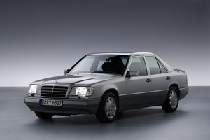 Mercedes-Benz 200 AT