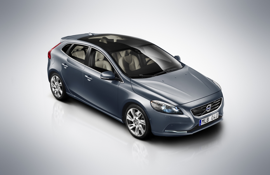 Volvo Officially Unveils V40 with Specs