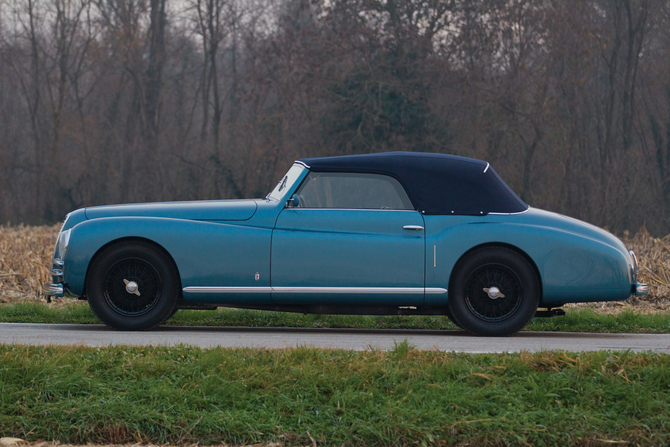 Alfa Romeo 6C 2500 Sport Cabriolet by Pinin Farina