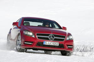 Mercedes-Benz sales rise 15% in 2010