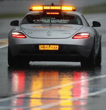 Heavy rain postpones Suzuka qualifying