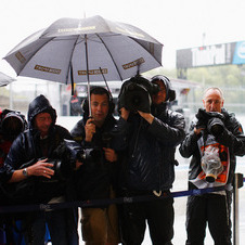 Heavy rain postpones Suzuka qualifying