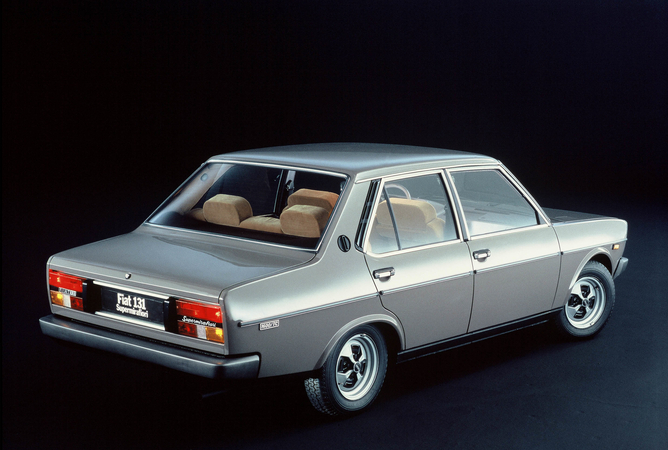 Fiat 131 Supermirafiori 1600 4-door saloon