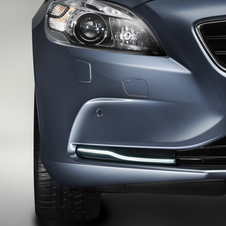 Volvo Officially Unveils V40 with Specs