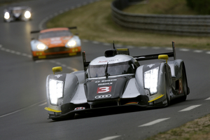 Audi and Peugeot fighting for victory in the 24 Hours of Le Mans