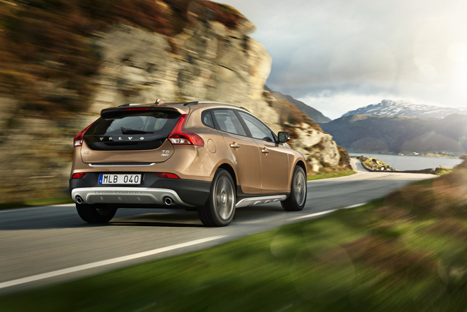 Volvo V40 D2 Momentum CC Cross Country