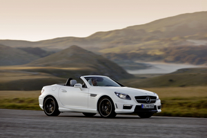 New SLK 55 AMG Hopes to Blend High Power and High Efficiency