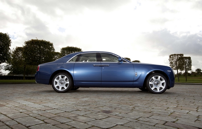 Rolls-Royce Ghost: A severe case of bi-polar