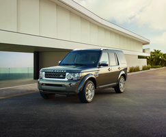 Land Rover Launches Discovery and Range Rover Special Editions