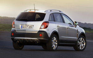 Opel presents facelifted Antara