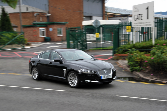 Jaguar XF 2.2D SE