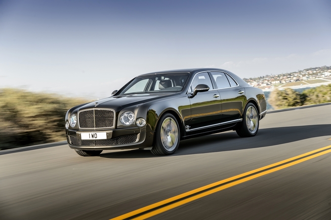 In terms of design the new Mulsanne Speed ​​can be distinguished from standard Mulsanne through new details in dark tone