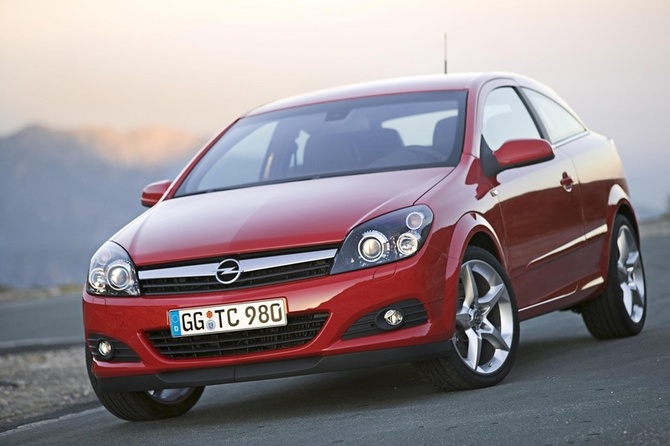 Opel Astra GTC 1.7 CDTI ECOTEC