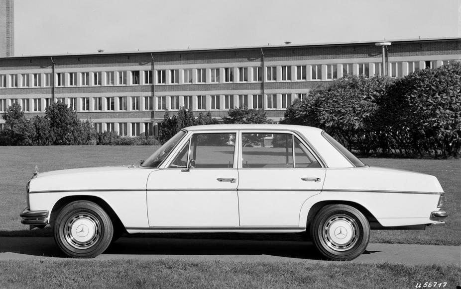 Mercedes-Benz 250 5-speed