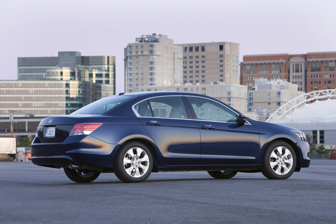 Honda Accord EX-L 5-Spd AT (USA)