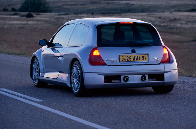 Renault Clio V6