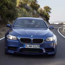 2012 BMW M5 Brings Ton of Tech to Super Saloon