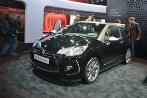 Citroën DS3 Takes Off Its Top for New Cabrio