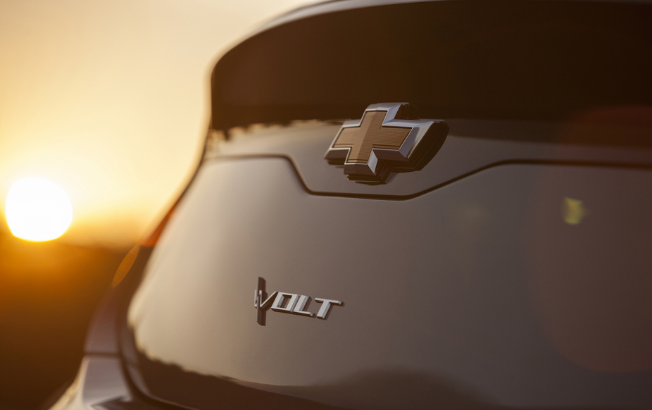 First image of the new Volt reveals the new logo of the model and the new design of the trunk lid