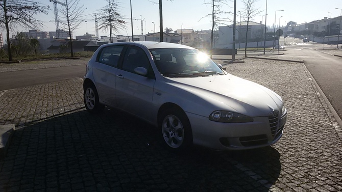 Alfa Romeo 147 1.9 JTDm 16v  Distinctive