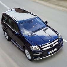 A Mercedes lança o Classe GL, o maior e mais luxuoso SUV da marca