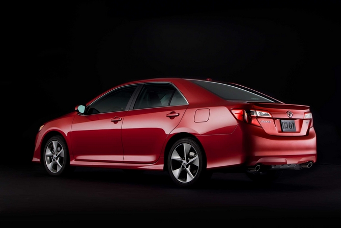 Redesigned Toyota Camry Gets Better Economy and Lower Prices Across the Line