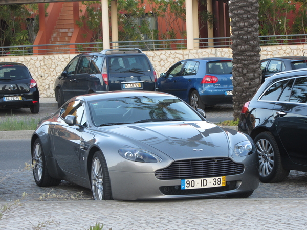 Aston Martin Virage Volante