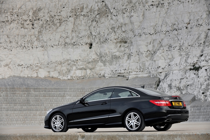 Mercedes-Benz E350 Coupe CGI BlueEFF. Sport