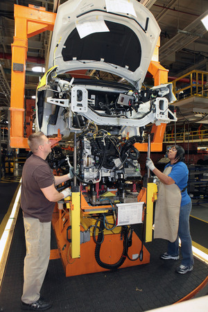 Chrysler invests and extends production in Sterling Heights