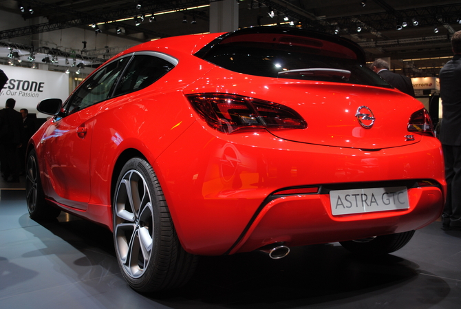 Opel Astra GTC to be unveiled in Frankfurt